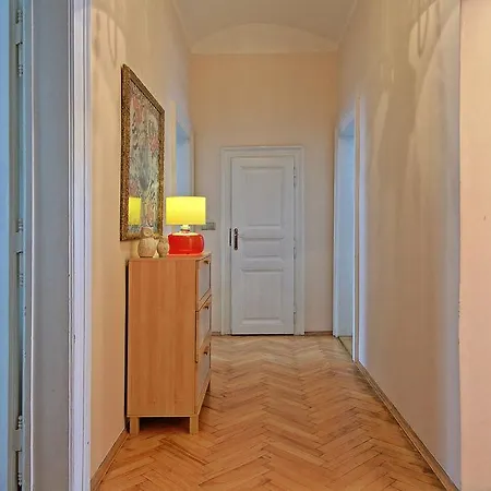 Anica Praga